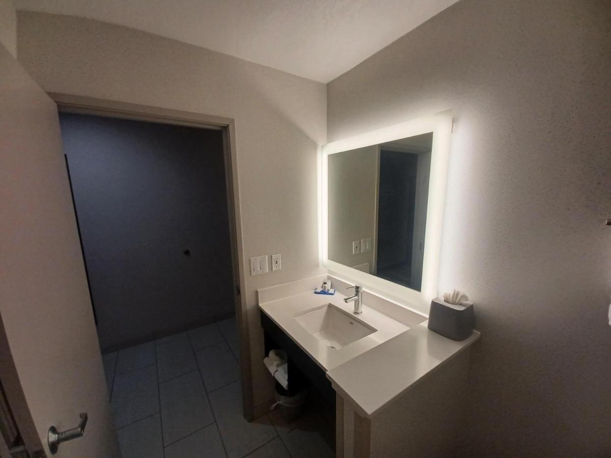 Holiday Inn Express & Suites Lincoln City By Ihg Exterior foto