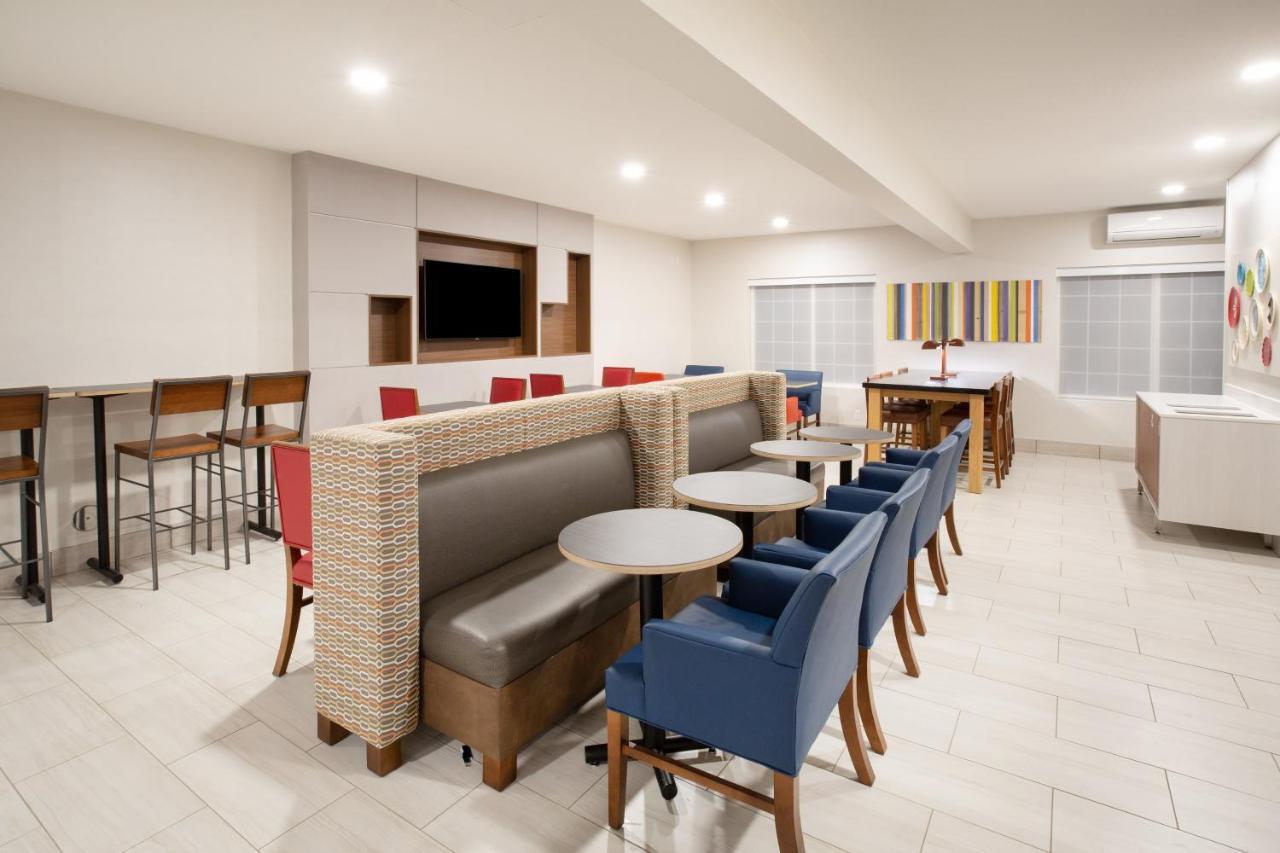 Holiday Inn Express & Suites Lincoln City By Ihg Exterior foto